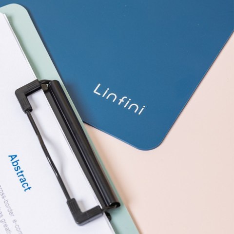 Podkładka A4 z klipsem Linfini mix kolorów EF403 DELI