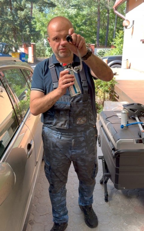 Zestaw do napełniania klimatyzacji CARFIX 5w1 Hobby 235g R134a + przewód z manometrem